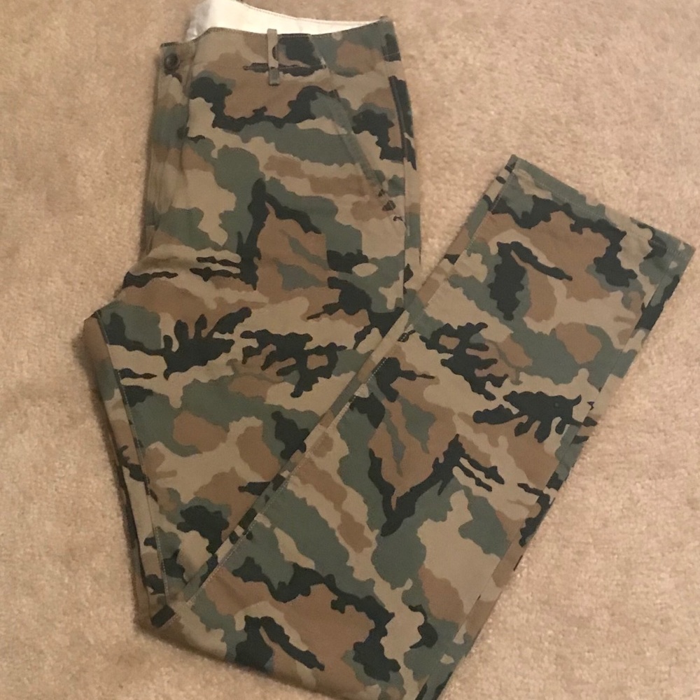 Camouflage Levi’s pant
